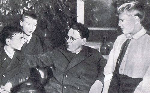 �.�.������ � ����� ������ � ��� ��������� ����������. 1935 �.